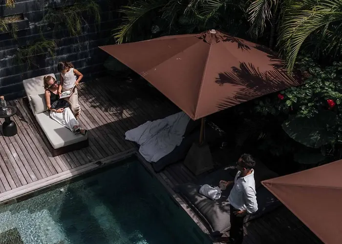 Black By Oxo Villa